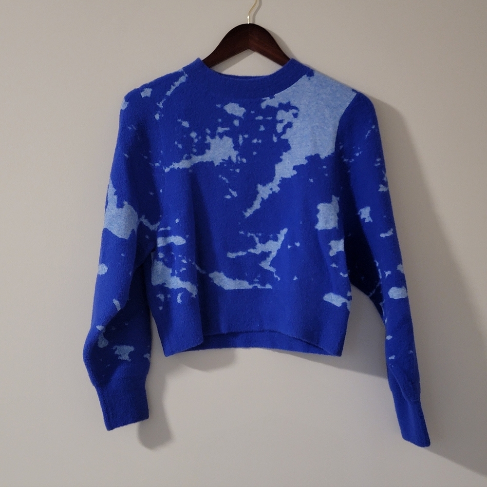 KERISMA Blue Cloud Intarsia Fuzzy Knit Crop Sweater - S/M